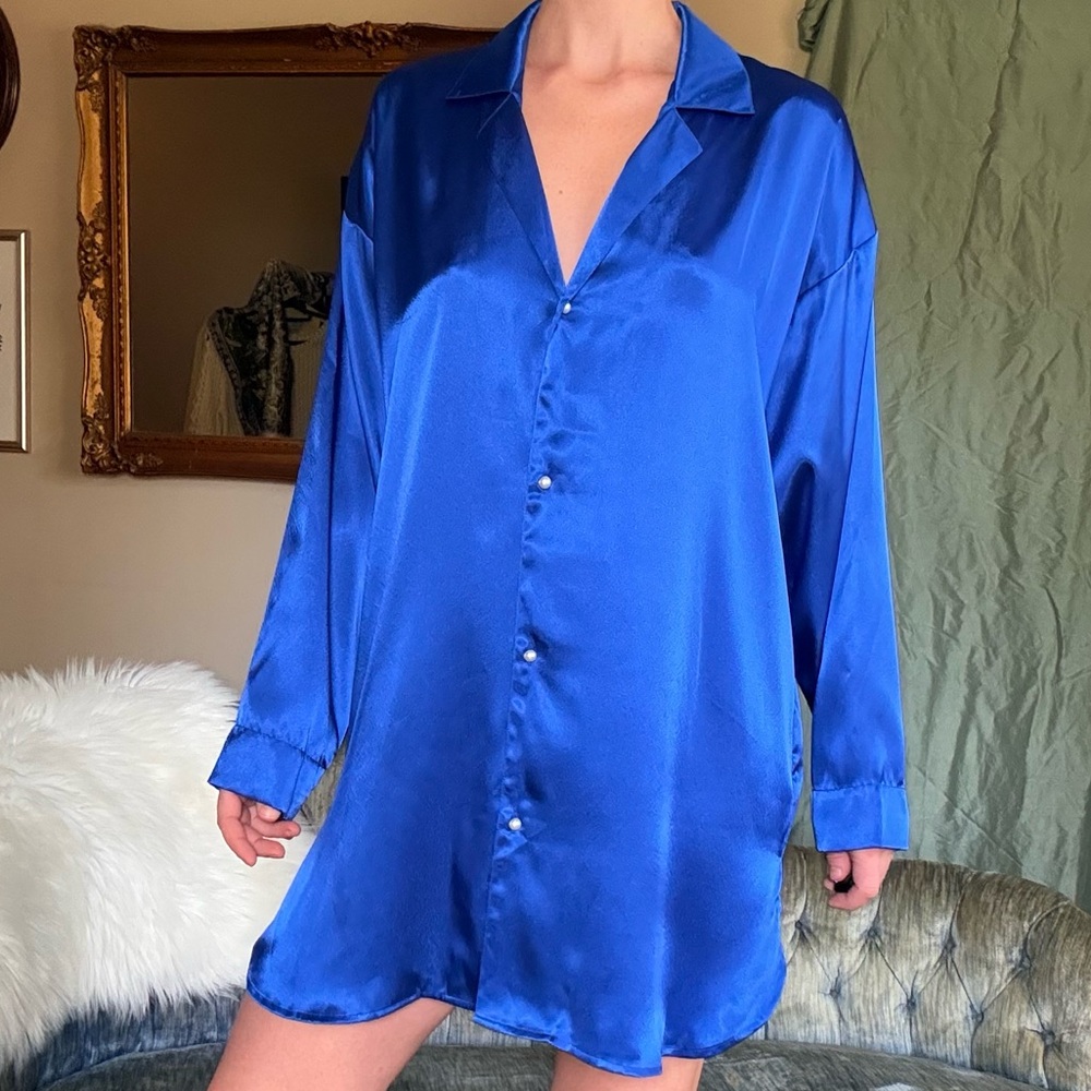 Victoria’s Secret Satin Button Down Blue Medium NWT  Gold Label - Picture 9 of 10